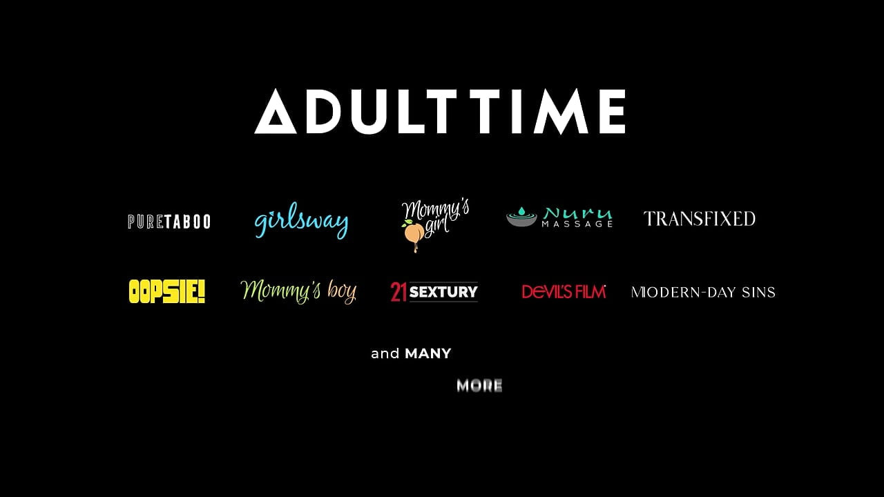 MAMINA CURA - Plavuša MILF Kenna James i njezine najbolje prijateljice Kenzie Taylor i Bella Rolland imaju trojku