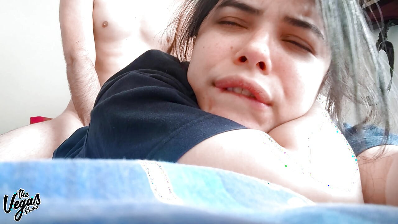 Selfie yang suci untuk creampie: di sebalik senyuman manis dia jauh ke dalam saya, mainan kelentit buzz, cowgirl ride & penamat air mani menitis