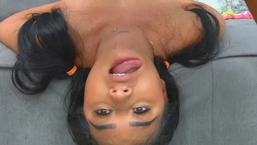 Une adolescente latina à forte poitrine avec des bagues se fait défoncer dans un faux casting - latinacasting