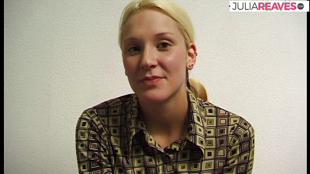 Blonde slut rubs clit and squeezes tits while naked