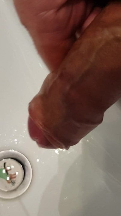 Pissing 1