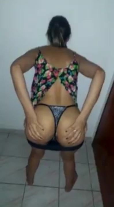 Abrindo so pra mim bem gostoso