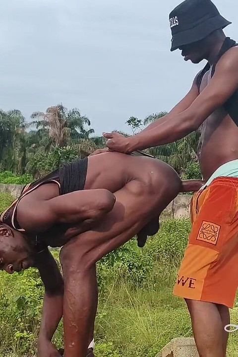 Ebony Creamy Bussy Decide to Btm for Huge Dick After a Long While in an Abandoned Government Site