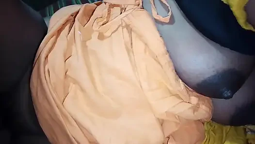 Ateşli romantik seks videosu. Büyük göğüsler ve seksi tite amcık sikişi.