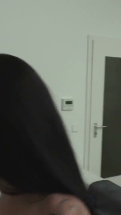 Max bestellt sich mal ne Schlampe nach Hause | Clip 1