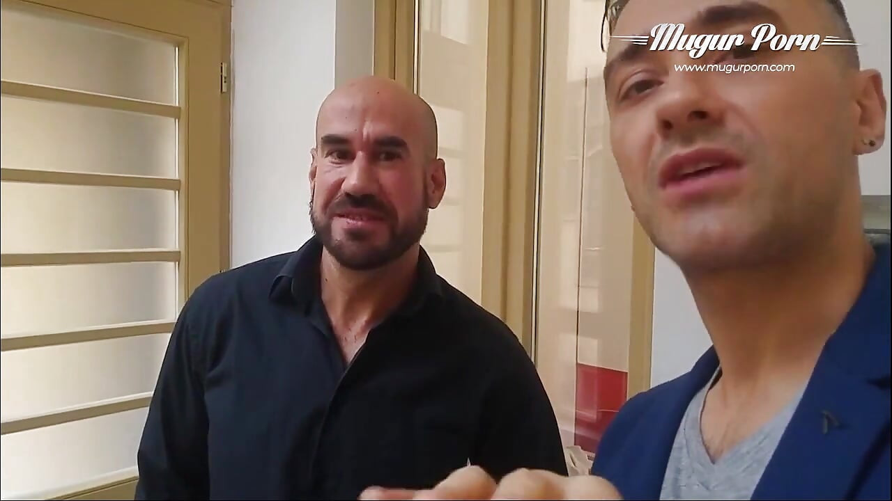 넬리 켄트와 무구르포른 주연의 와일드 쓰리섬 난교