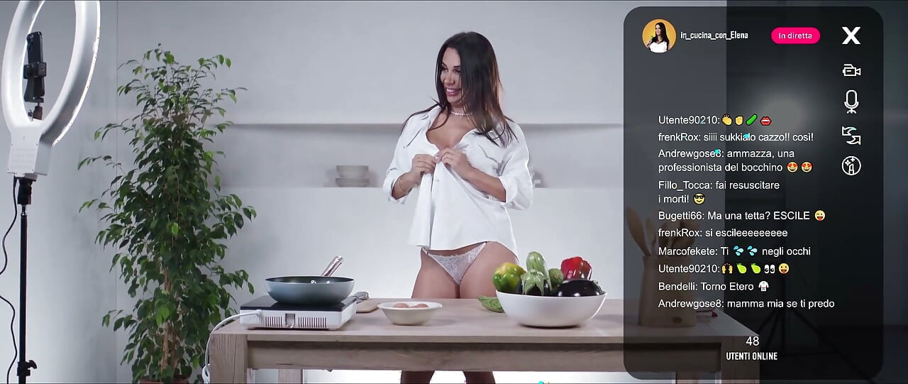 Freya Ferrari: Influencer Kena Kongkek Bontot Atas Meja Secara Live