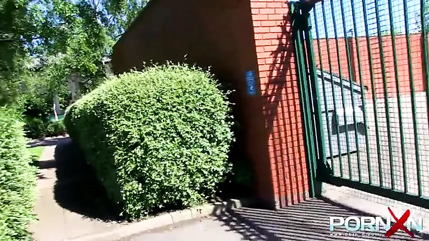Ebony Milf Pissing In Public