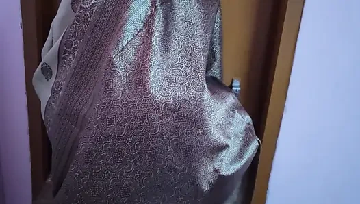 Tharki Sasur masum desi gelini baştan çıkarıyor - Hintçe edepsiz konuşma seks aile tabusu