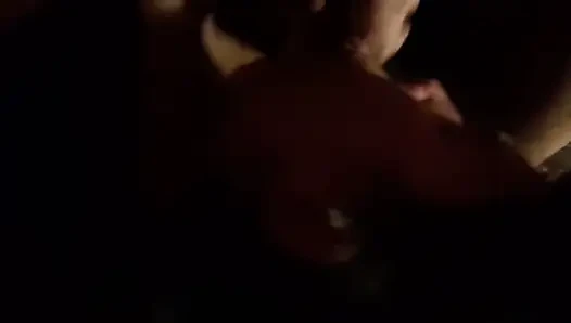 Жена делает минет незнакомцу.