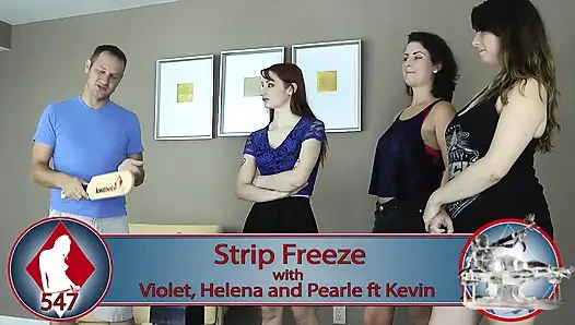 Mereka bermain Strip Freeze dan menegaskan dominasi