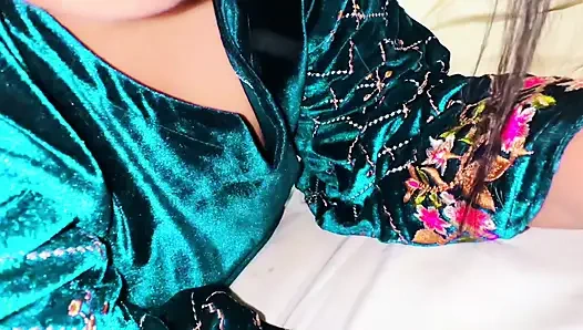 Yaramaz üvey kız kardeş sulu azgın figürüyle üvey erkek kardeşini azdırıyor - Yemenli Arap evli kadın kocasını üvey erkek kardeşiyle aldatıyor