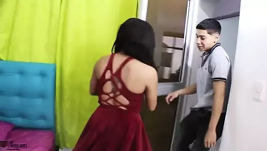 I Call the Dating Boy to Come to My House to Fuck Me Since I'm Very Horny - in Spanish