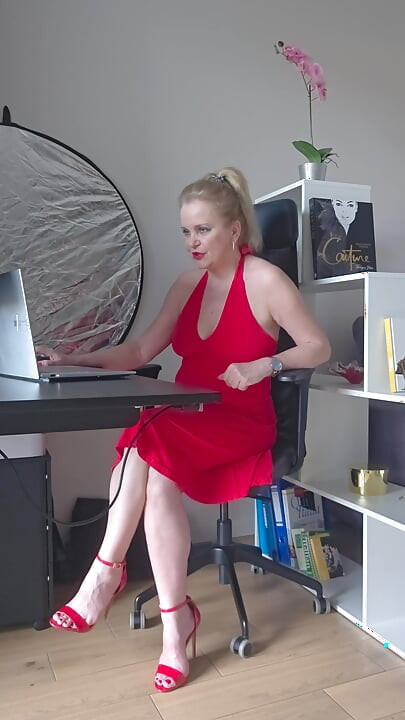 Tante wordt online geil