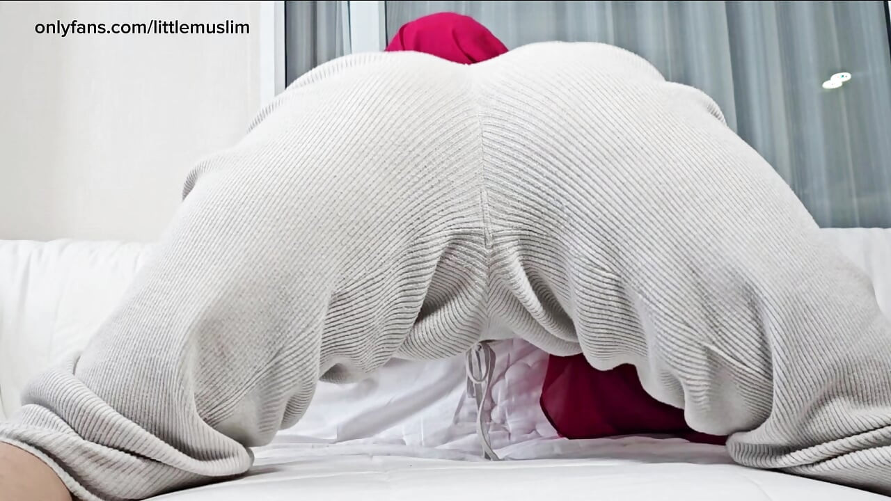 POV: Playful Hijabi Girl Booty Tease