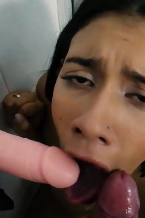 Igra s licem u kupaonici 2 kamere