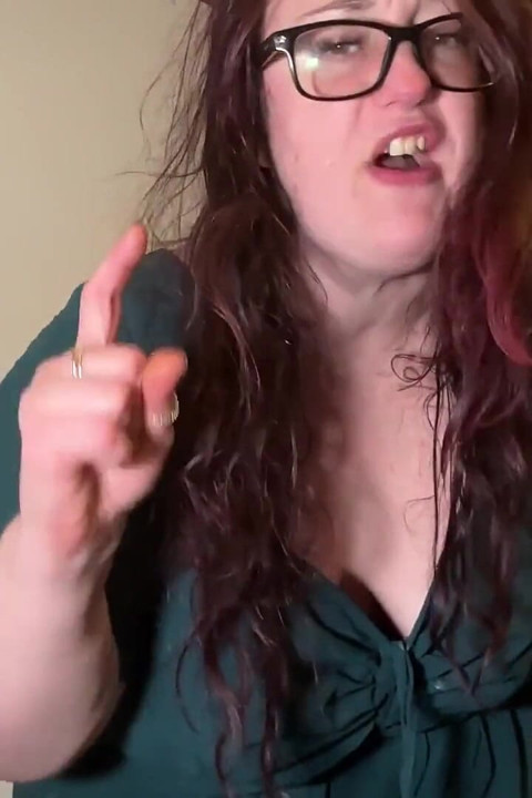 BBW Fart Domination: Spis denne fisen, du verdiløse patetiske taperen av Bella Blast: Fullversjon
