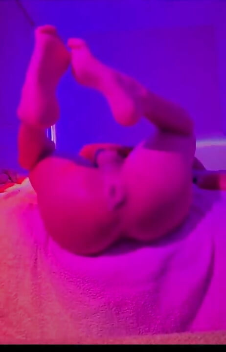 Who’s Coming to Worship These Soles and Pussy?