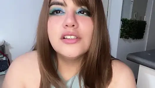 BBW Eating Gummy Bears