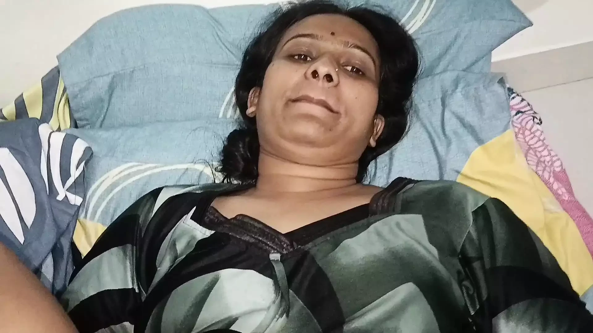 Close up - ngentot memek pakai kondom silikon