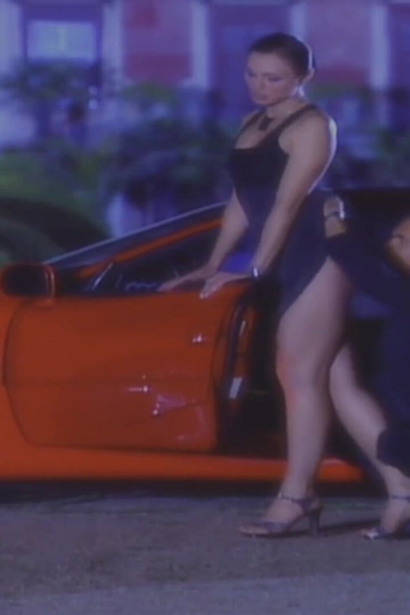 Uma modelo russa de luxo é fodida por um pau grande