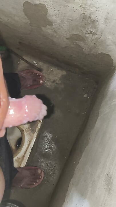 ليس لدي صديقة، من فضلك اجعل شخصاً ما صديقتي.