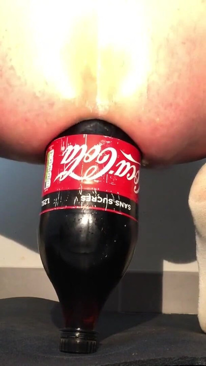 Memorable moment from "Bottle objet insertion anal and cream pie"