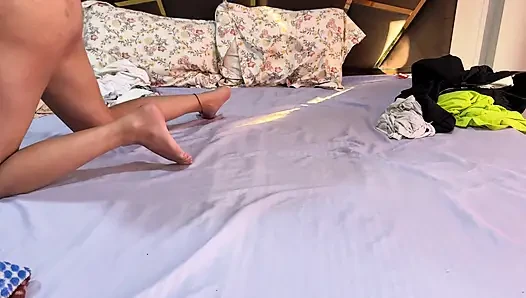 Sali karısı olduğu için manipüle ediliyor ve jija ji desi köylü kızı tarafından sert sikiliyor