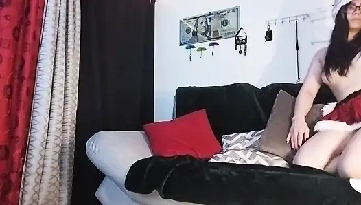 Мой сводный член сделал мне горячее рождественское видео. Мне очень нравится кончать внутрь этого.