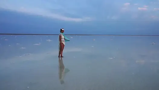 Açık kahverengi ve açık mavi gün batımı