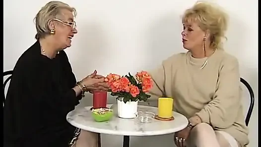 Эти грязные бабушки-лесбиянки влюблены