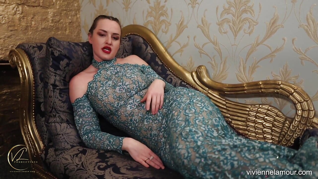 Vivienne L'amour - apa yang boleh anda lakukan untuk saya hamba?
