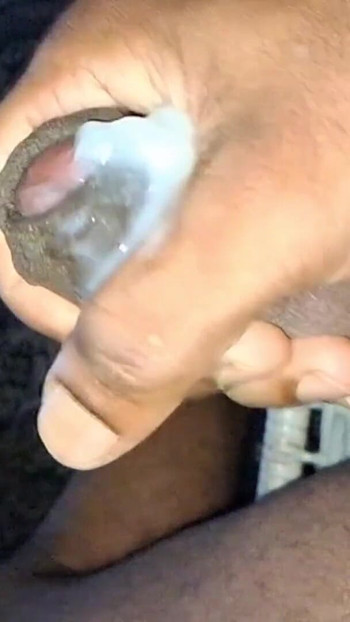 「Cumshot Loads l 12 x Times l Continuously」の思い出に残る瞬間