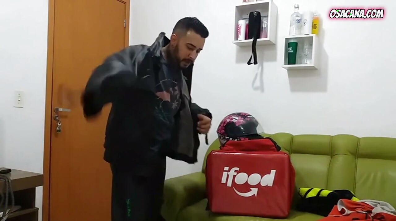 Snack Delivery Guy Hits It off with Hot Teen