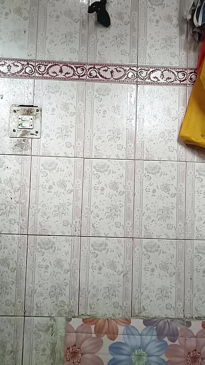 Sexy BIG DICK boy bathing and making his cock play in water