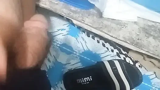 Oda arkadaşım aniden uyandığında mastürbasyonum interupted.