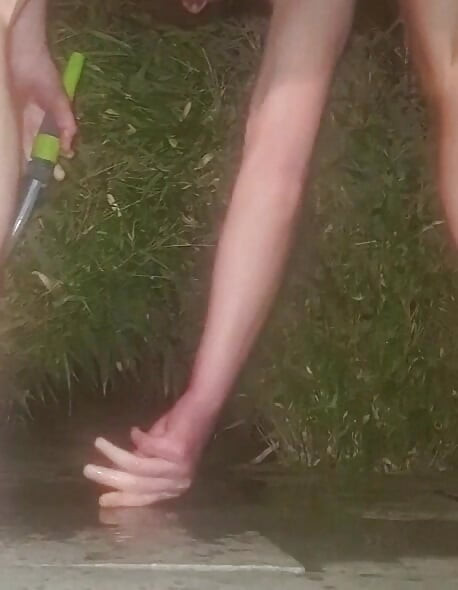 חוקן לחץ נקי עם שפתי התחת והשתנה - צינור גינה חיצוני אנאלי