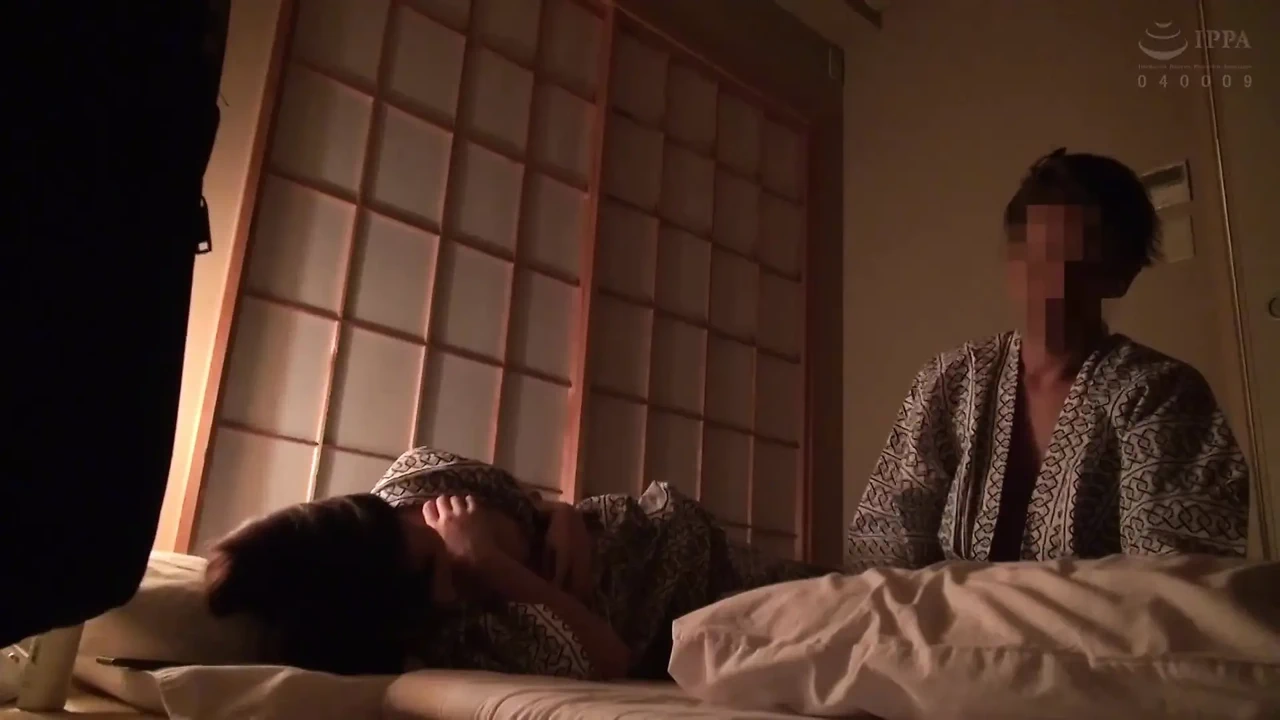 与房间订单混合，最终与我忙碌的同事共用同一个房间。- 夜间爬行！2-2