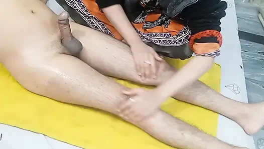 Indischer ehemann, schöne ehefrau, großer schwanz, massage und fingern sahne, abspritzen in ehefrau hand