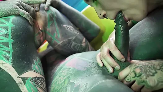 Intense Anal Threesome with Gapes and ATM