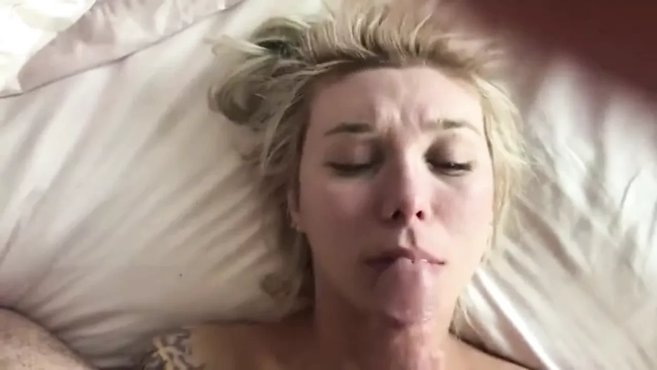 good morning blowjob & cum swallow