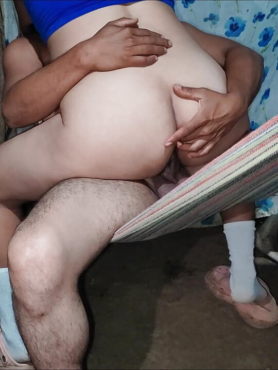 She has sex on a Hammock and fills me with cum inside in Amateur Home Video.