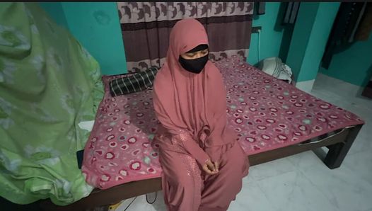 Секс девушки в хиджабе в гостиничном номере за просмотром табу милфа на его планшете - Banglarbabi в хиджабе