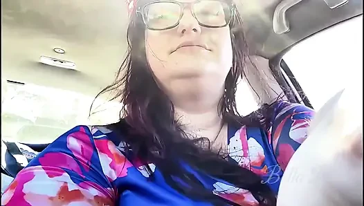 Parlak bir dokunuşla güneşli gün sürüşü: pedal pompalama eğlencesi: bella blast ile seyir