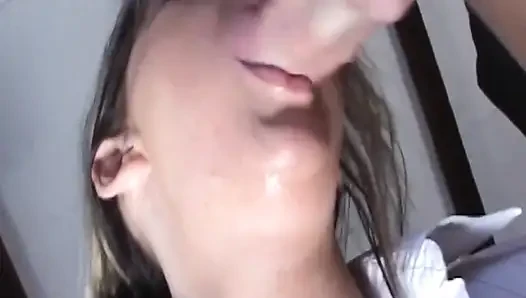 Tante seksi rambut pirang dientot habis-habisan sampai dicrot di muka