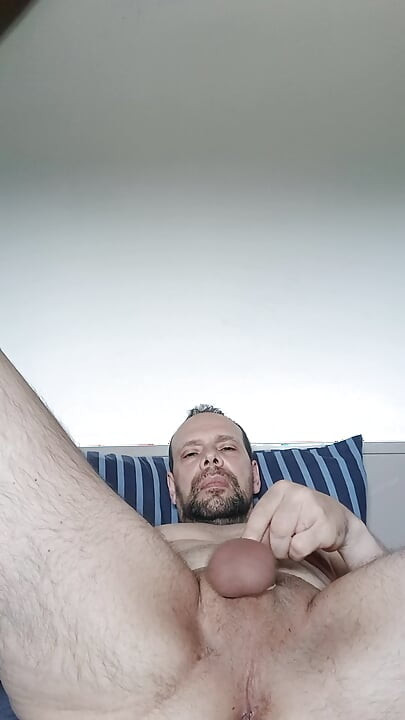 I shake my balls, my cock and the cum gushes out
