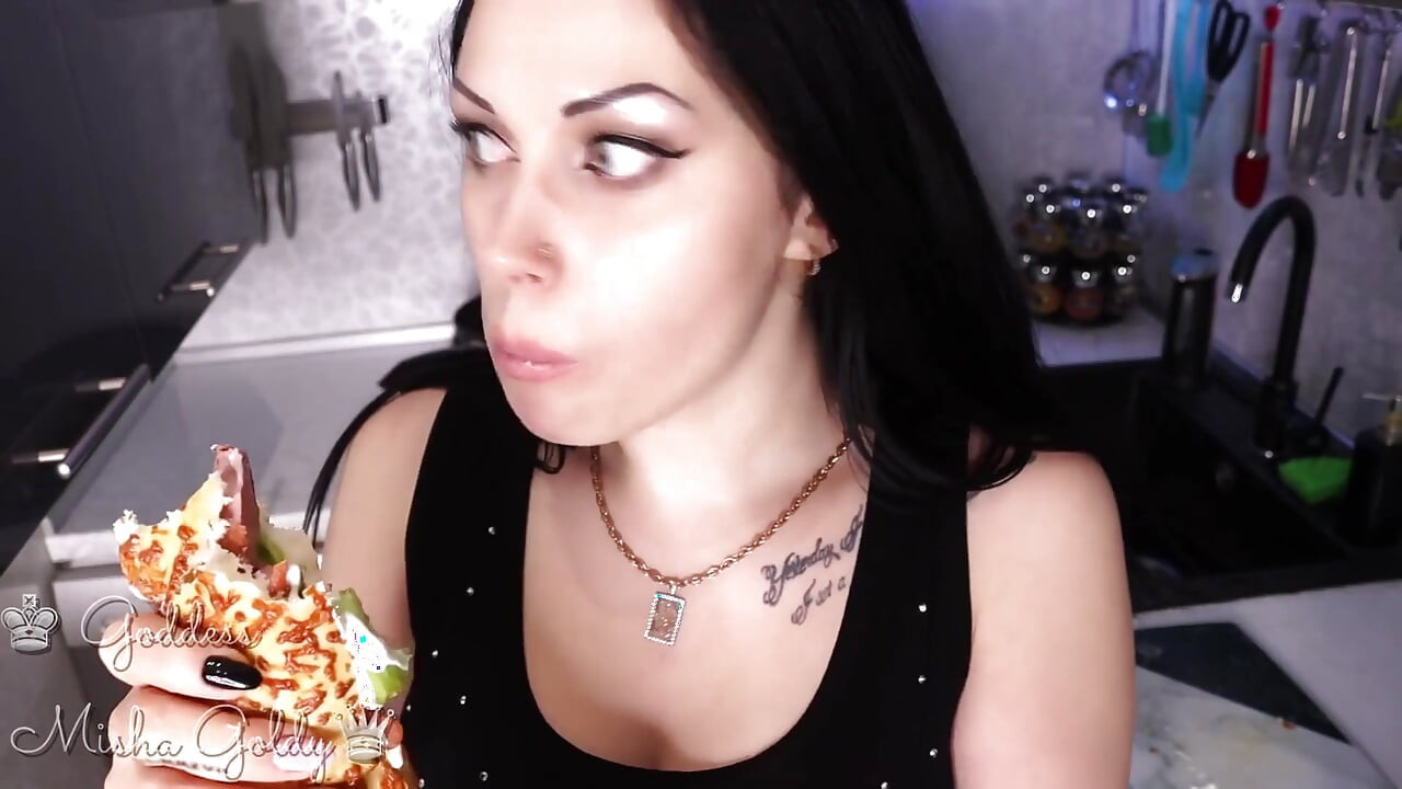 Comiendo a mi tonto hijastro! Devora fetiche