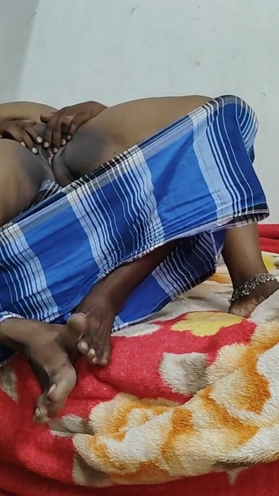 Indian Tamil aunty hard fucking in lover house | Clip 1