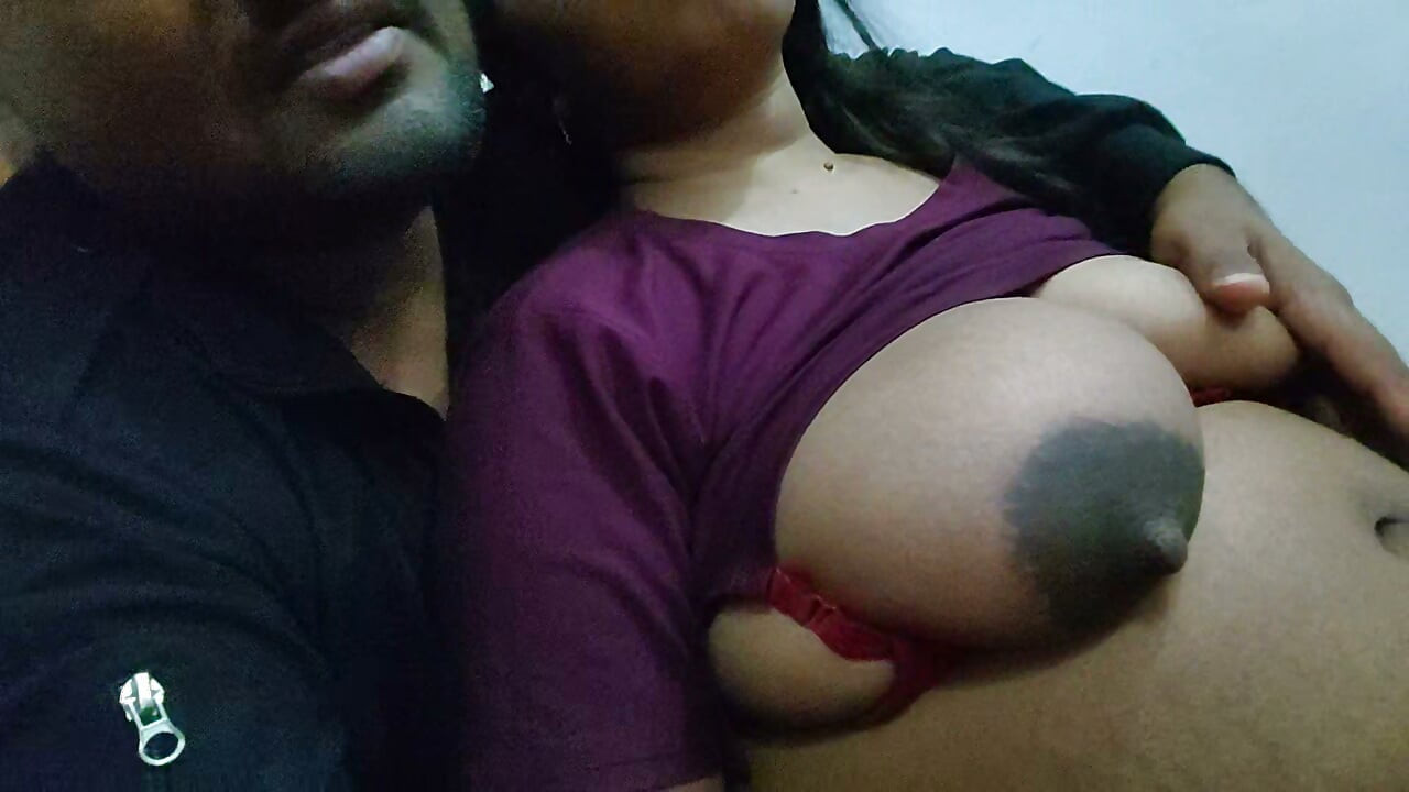 Přítelkyně a přítel desi horká videa s prsy, xxx velké desi prsa.