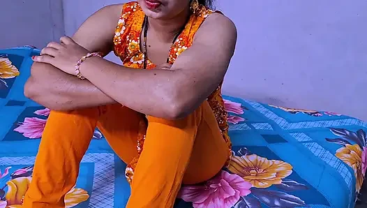 Asyalı Hintli desi üvey kız kardeş sert sikişiyor